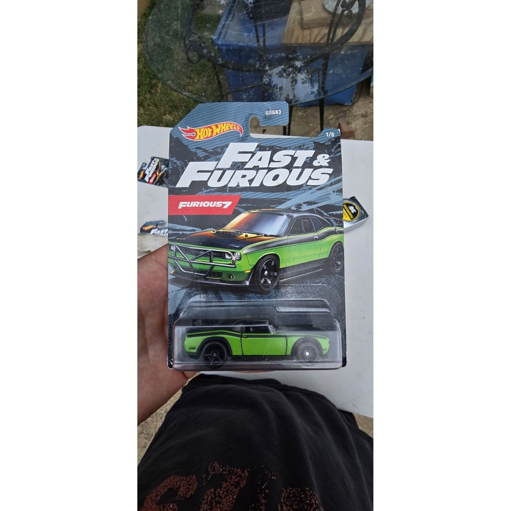 NEW Hotwheels Dodge Challenger Drift Car Fast and Furious 7 1/5